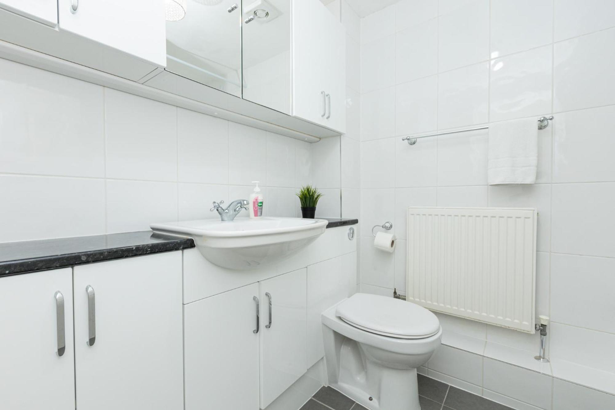 Charming 1Br Flat, Canning Town, Excel, City Hall London Eksteriør billede